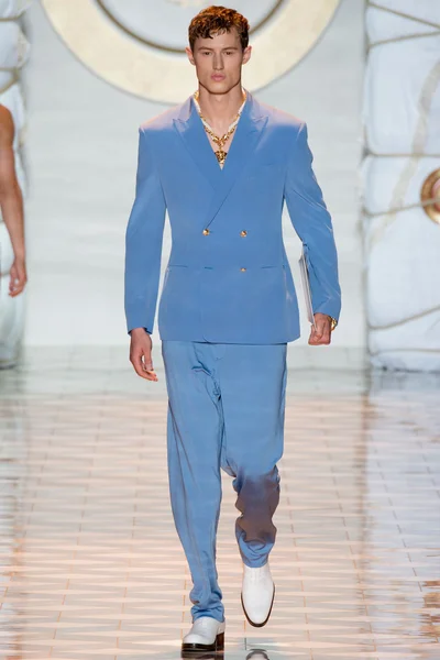 Look 26
